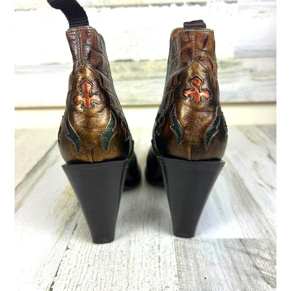 Donald J Pliner Women’s 9N Brown Crocodile Leather Western Heeled Ankle Boots - Picture 5 of 8